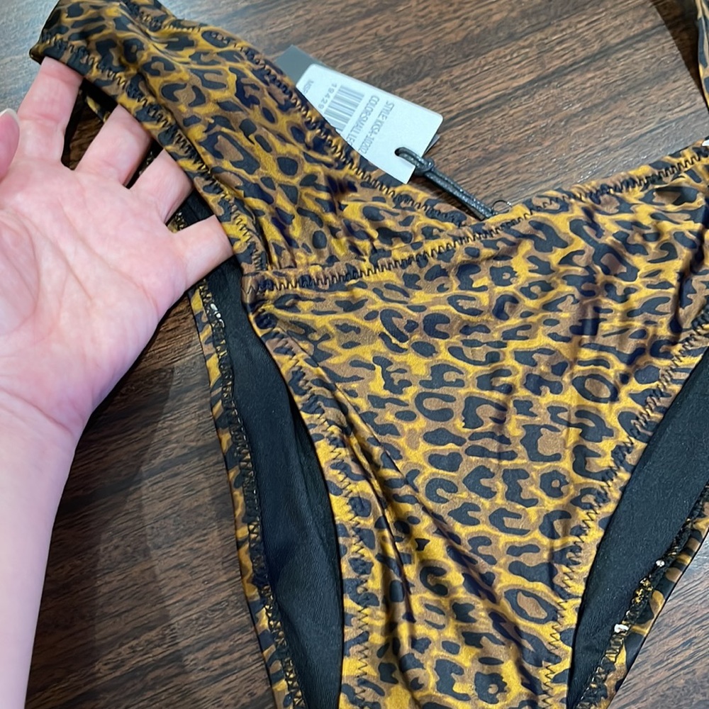 Kendall + Kylie Leopard bikini - Picture 5 of 9